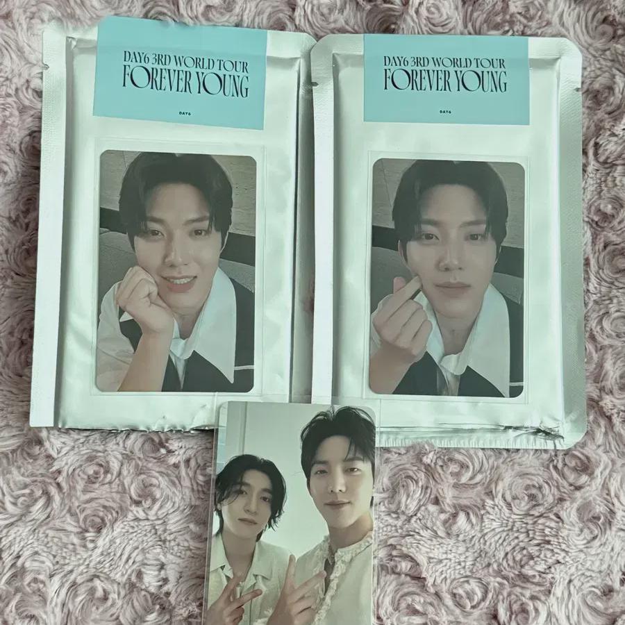 

DAY6 Акриловая подставка Forever Young + блок Forever Foca Sungjin Dowoon