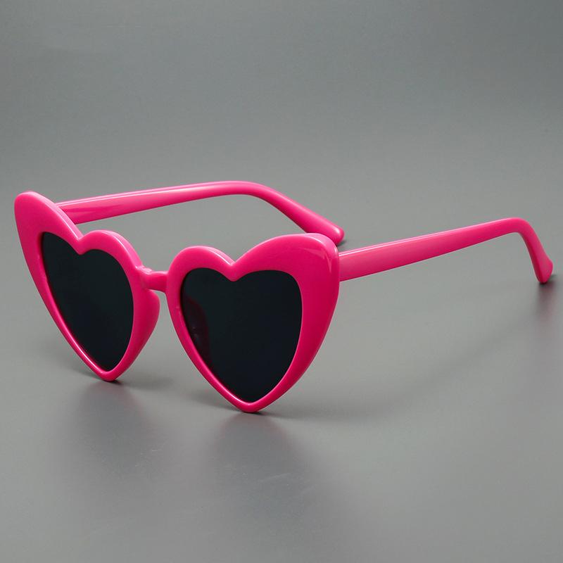 

Новые солнцезащитные очки персикового цвета с сердечками, женские модные солнцезащитные очки Love для вечеринок, персонализированные очки в большой оправе, модный аксессуар, неполяризованные красный