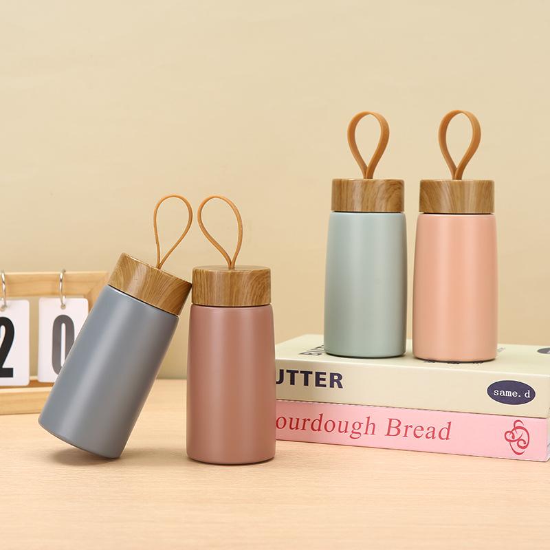 Nový nerezový termohrnek s dřevěným víčkem Přenosný kompaktní mini kapesní šálek s kreativní rukojetí šálek na kávu
