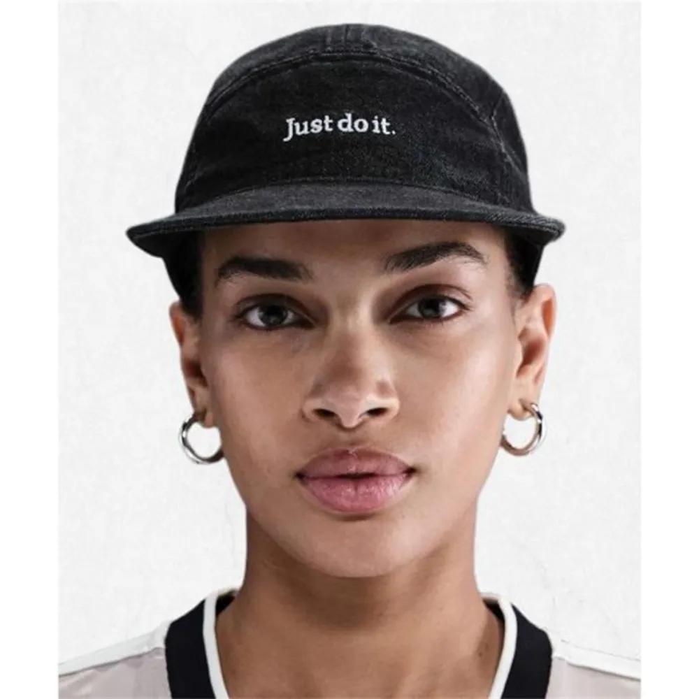 NIKE Fly Unstructured Denim Cap - Black:White IB2345-010 2438156 M/L