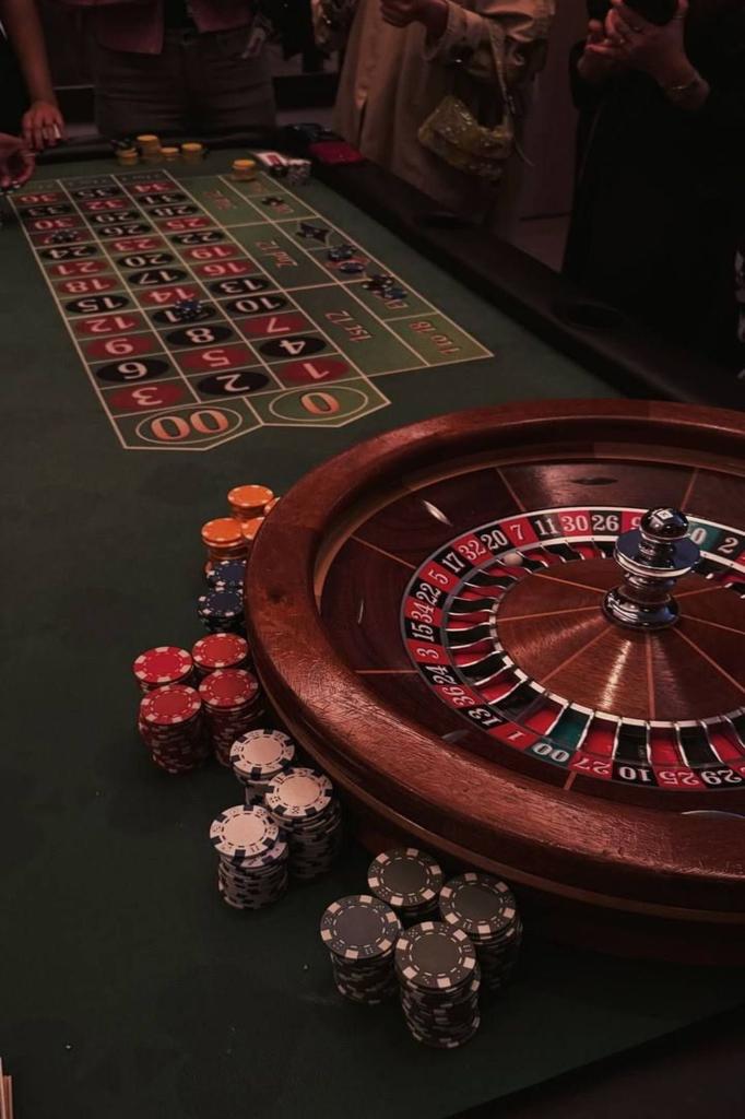 Kovový nápis Pokerový stůl Herní místnost Dekorace stěny
