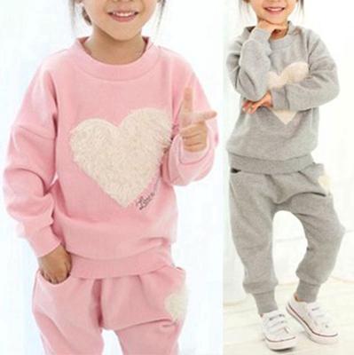 Liebe Herz Form Muster kleine Mädchen Langarm Tops und Hosen Anzüge Freizeitkleidung