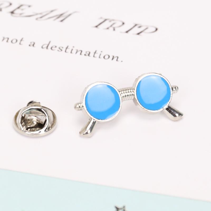 Trendy Creative Sunglasses Brooch for Students, Versatile Alloy Design with High-End Oil-Drop Finish