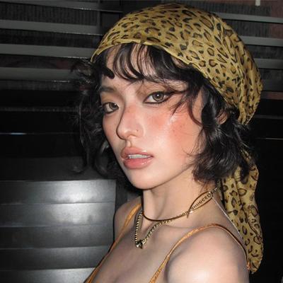 2pcs Retro Leopard Print Square Scarf for Women Satin Thin Edge Scarves Headband Fashion Y2K Hair Shawl Wrap Female Neckerchief
