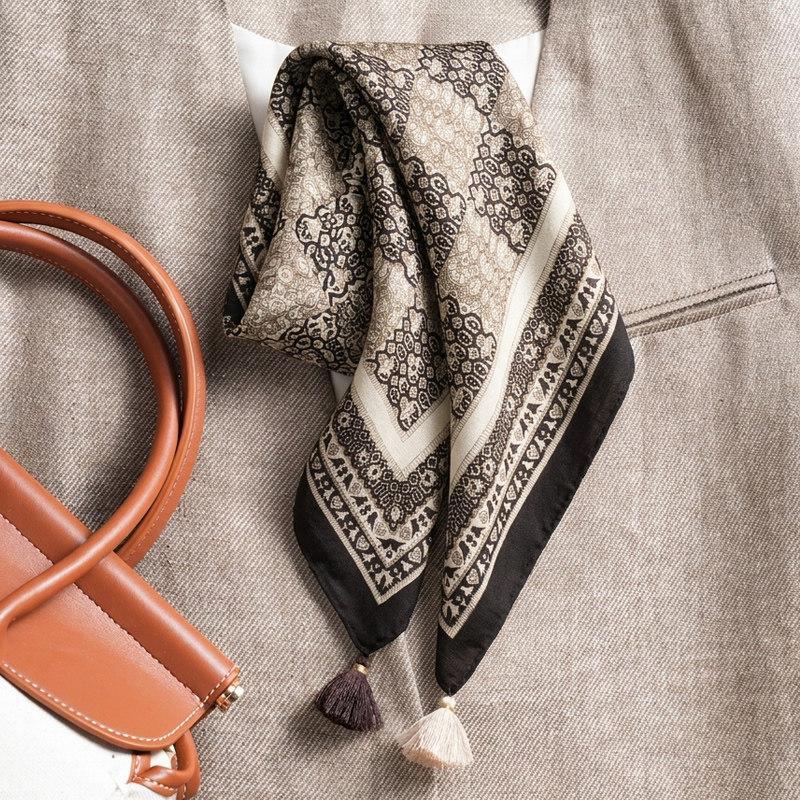 Retro literary and artistic lace cotton and linen small square scarf silk scarf women's spring, autumn and winter small scarf spring and autumn velvet