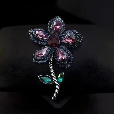 Elegante Retro-Blumenbrosche, exquisite High-End-Kristallbrosche, luxuriöse stimmungsvolle Anstecknadel, High-End-Kleideraccessoires