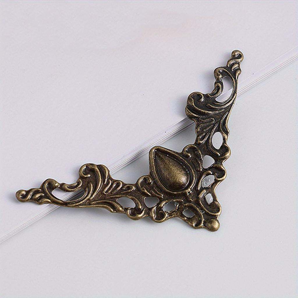 10pcs Vintage Style Metal Iron Corners Decor For Books Scrapbooking Photo Albums Menus Corner Protectors Metal Decoration DIY Ornament Crafts