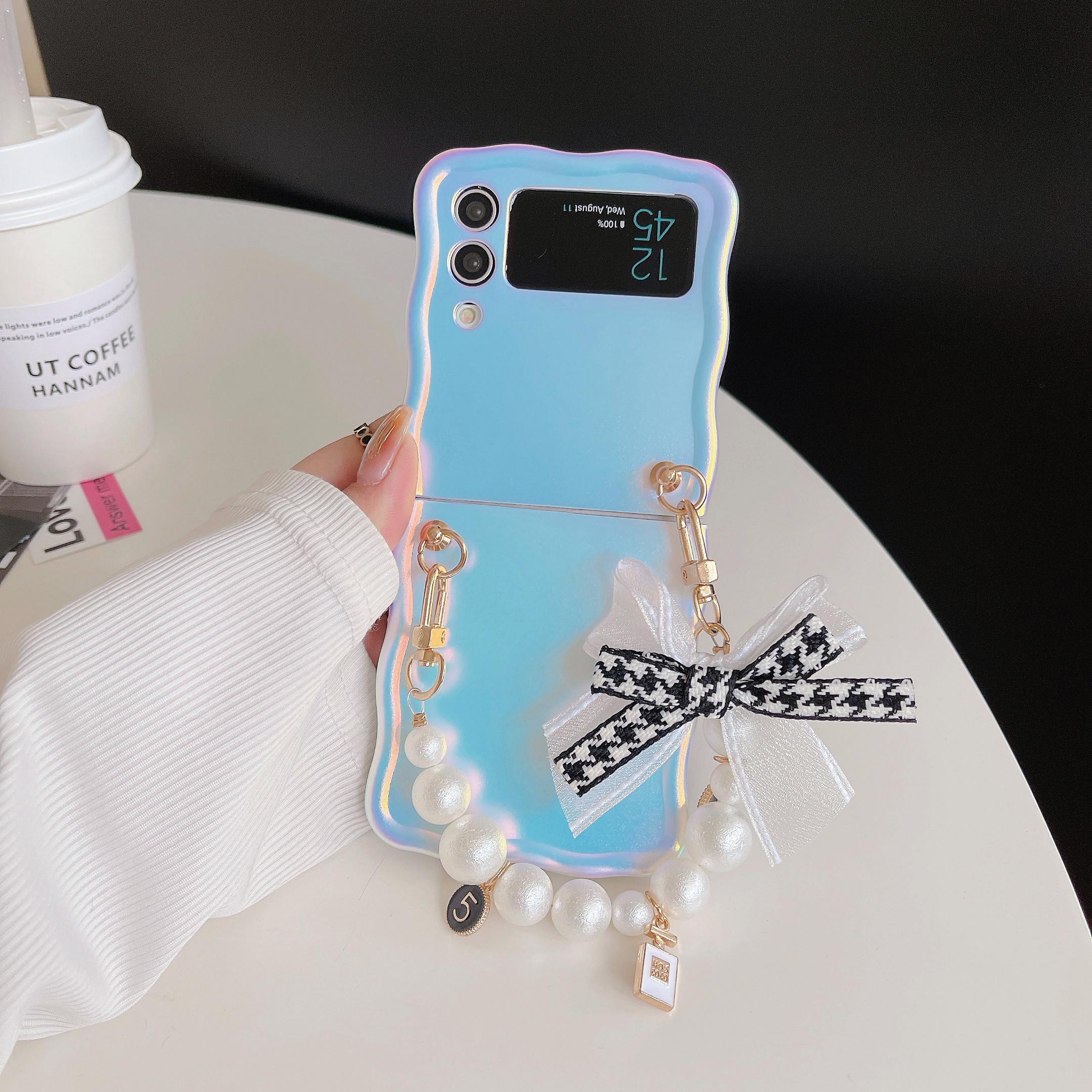 

For Samsung Galaxy Z Flip4 5G Case TPU Shinny Laser Phone Cover with Pearl Bracelet A