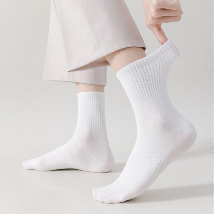 Long-staple Cotton Men's Solid Color Antibacterial Fitted Breathable Cotton Socks for All Seasons, Casual and Breathable Black Socks
