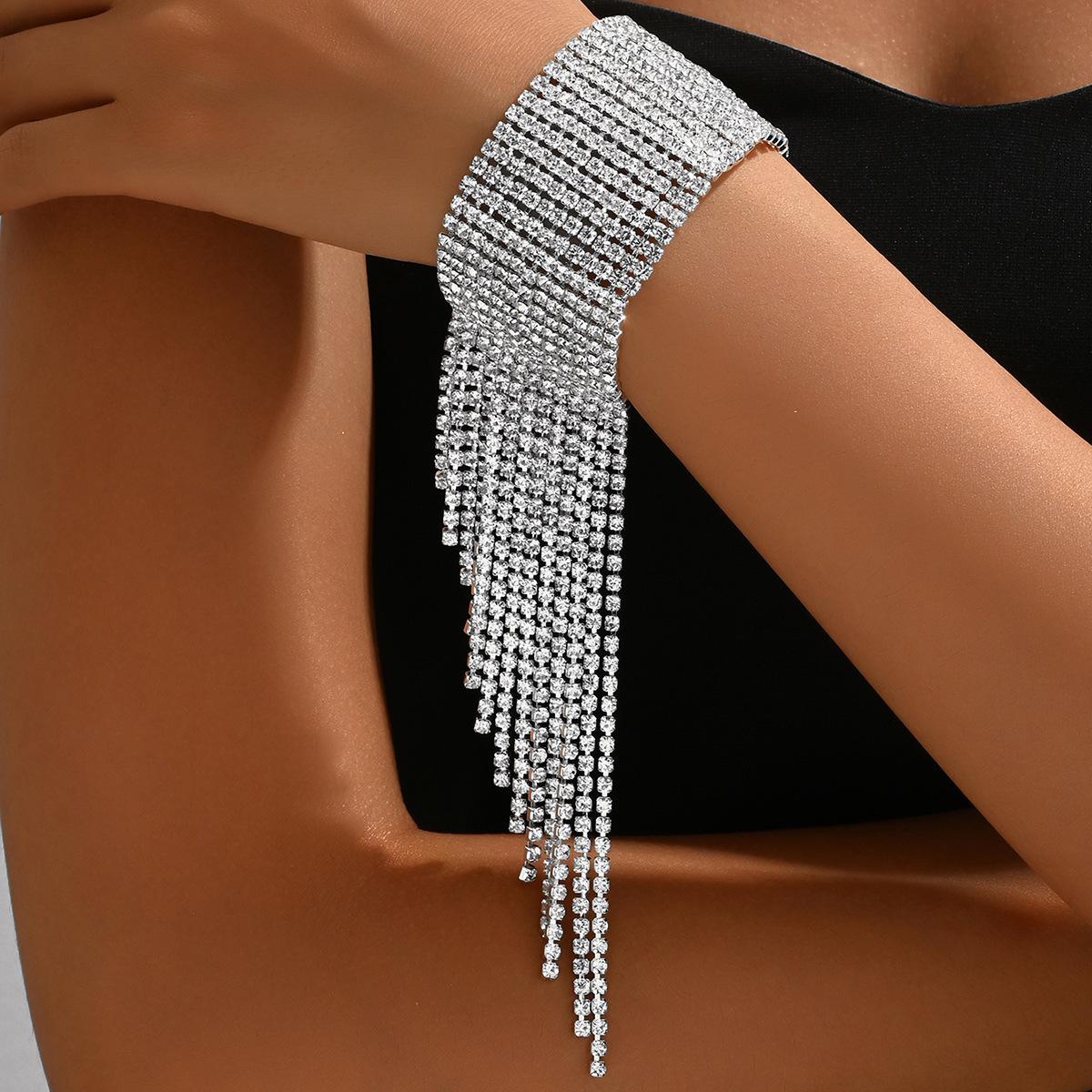 

2025 новый браслет с бриллиантами женский волейбольный дизайн с бриллиантами универсальное высококачественное украшение для рук