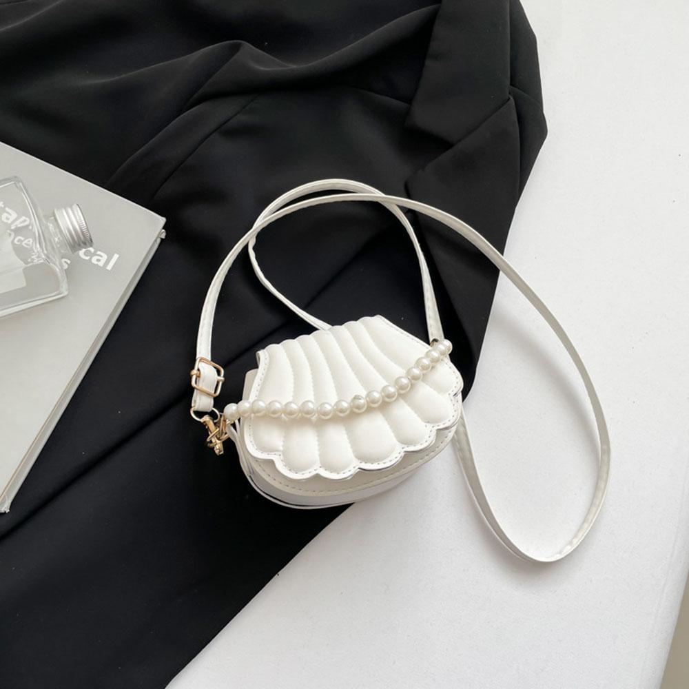 New Fashi Shell Shape Mini Women Crossbody Bag Pearl Chain Handbag Simple Design Ladies Underarm Bags For Daily Use