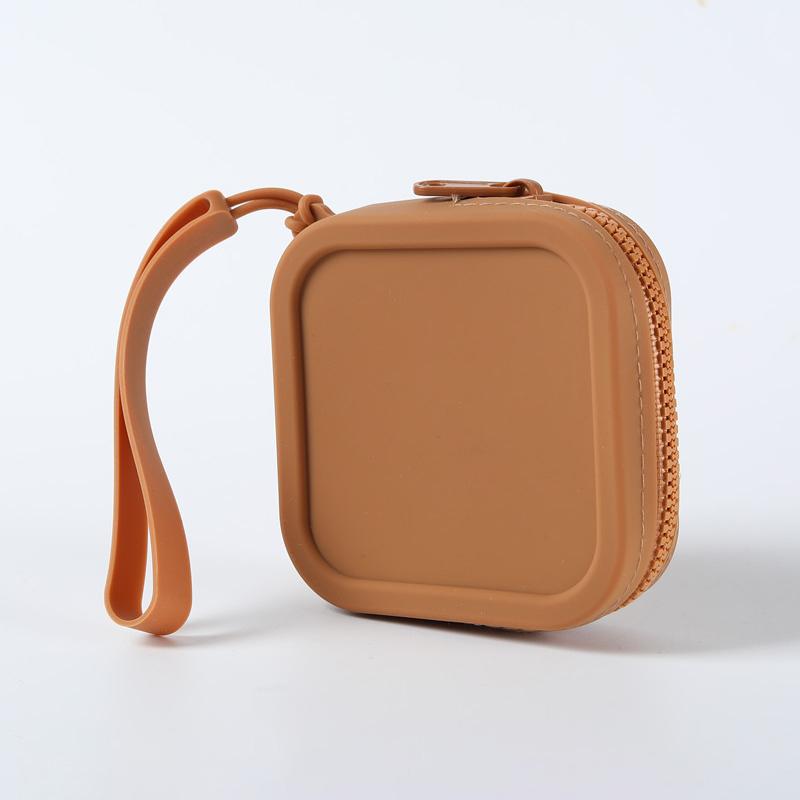 

Квадратный силиконовый чехол для хранения косметических средств для губной помады, вместительный дорожный держатель для кистей для макияжа, портативный водонепроницаемый органайзер для косметики