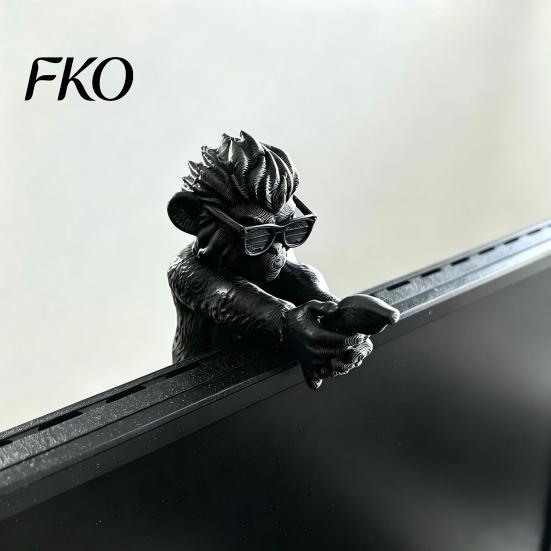 Fine Workmanship Decor Cool Monkey Figurine Computer Monitor Decor, Funny Statue Ornament, Decorative Bedroom Decoration Piece with Banana