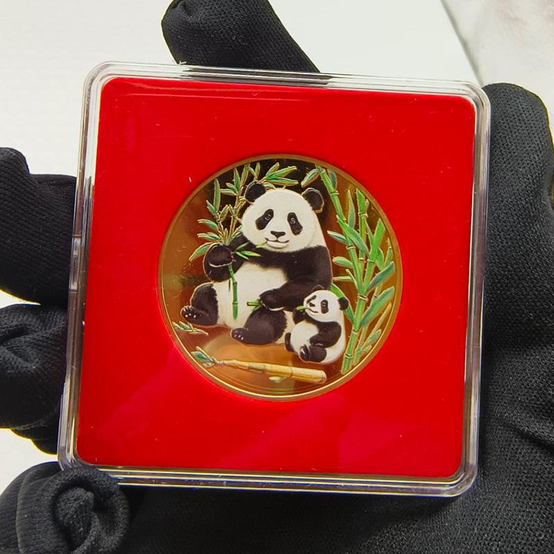 

Монета Панда Национальное Сокровище, Набор из Четырех Квадратных Красных Коробок, Подарок для Мероприятия, Цветная Памятная Медаль Панды 40*1.5mm