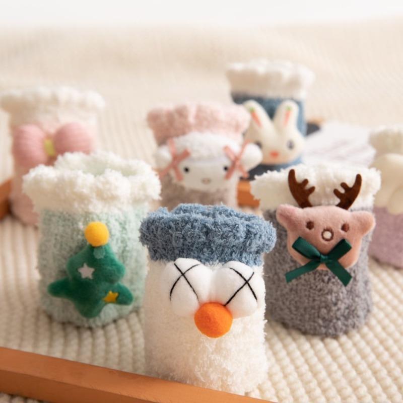 Women's Autumn and Winter Coral Fleece Postpartum Socks, Thickened Warm Mid-calf Socks, Versatile and Cute Sleeping Socks for Home Use