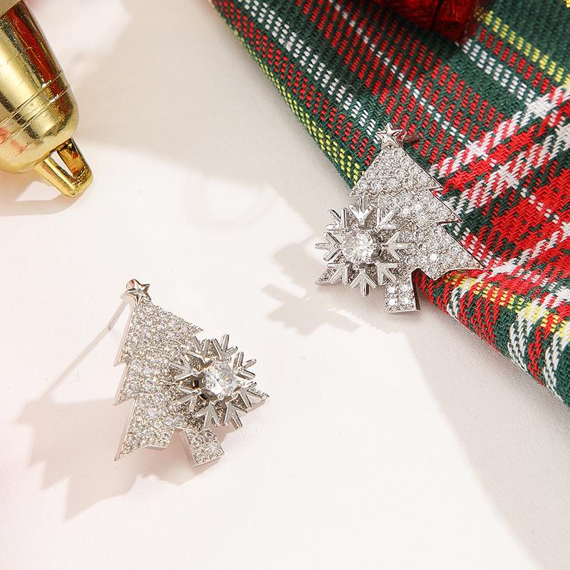 2023 Winter Trend: Light Luxury Christmas Tree Stud Earrings for Women - Niche INS Style