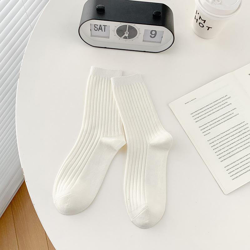 Dámské jarní a podzimní jednobarevné jednoduché bavlněné ponožky absorbující pot a prodyšné