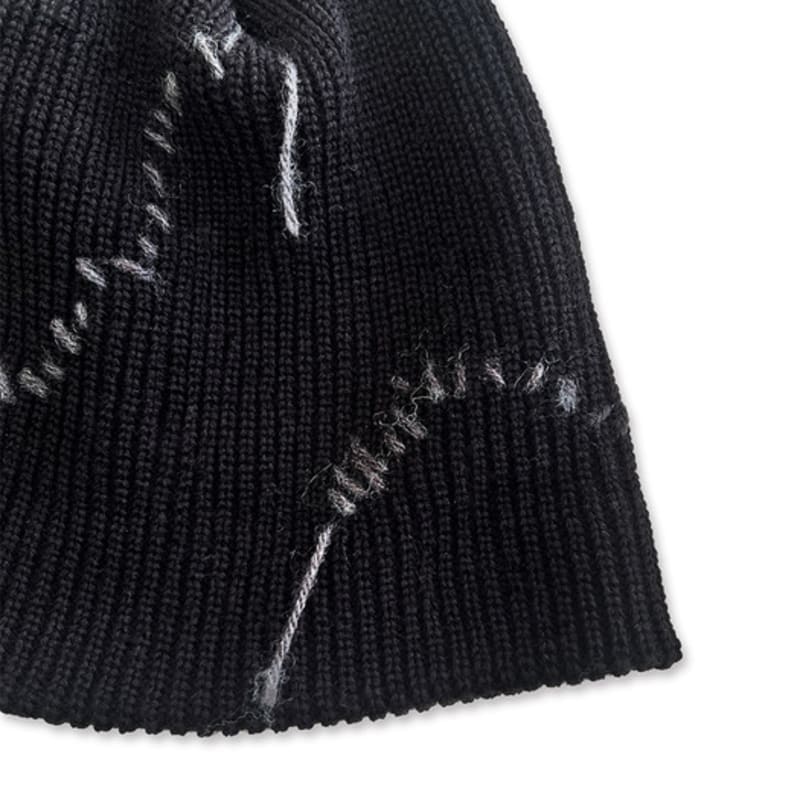 NOUGHT Wave Hand Stitch Detail Beanie / Black