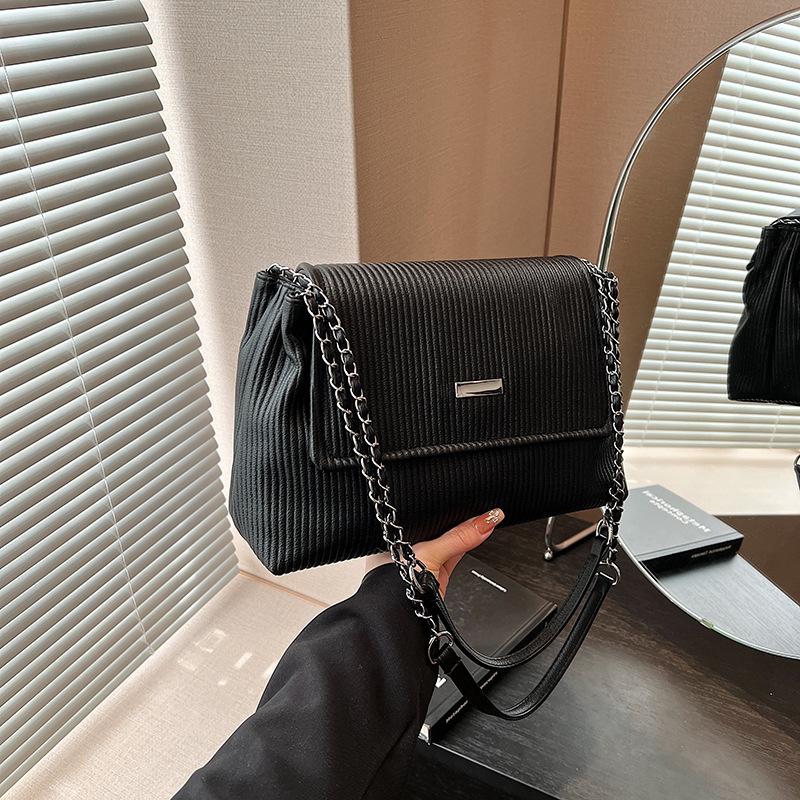 Large-capacity Underarm Bag Women's Spring and Autumn New Fashion Oblique Span Bag Niche Texture Chain Shoulder Bag