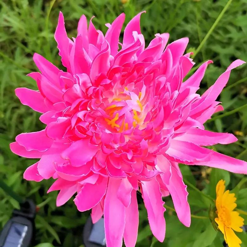 Outdoor Waterproof Solar Chrysanthemum Garden Light for Lawn, Balcony, and Yard Landscaping