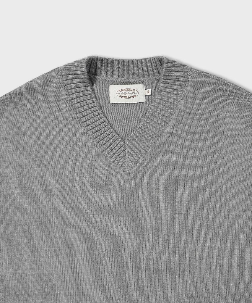 AMFEAST Essential V-Neck Knit Gray