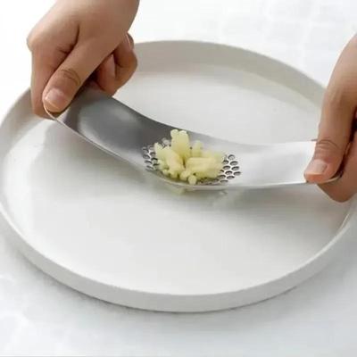 Stainless Steel GarlicPress Crusher Manual Garlic Mincer Chopping Garlics Tool Fruit Vegetable Tools Kitchen Accessories Gadget