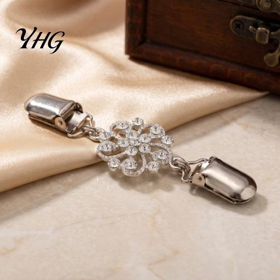 Elegant Sweater Brooches 4Pcs Vintage Clips for Women Girls, Retro Floral Cardigan Clips, Scarf Clasps Shawl Pins Scarves Clip, Waist Cincher
