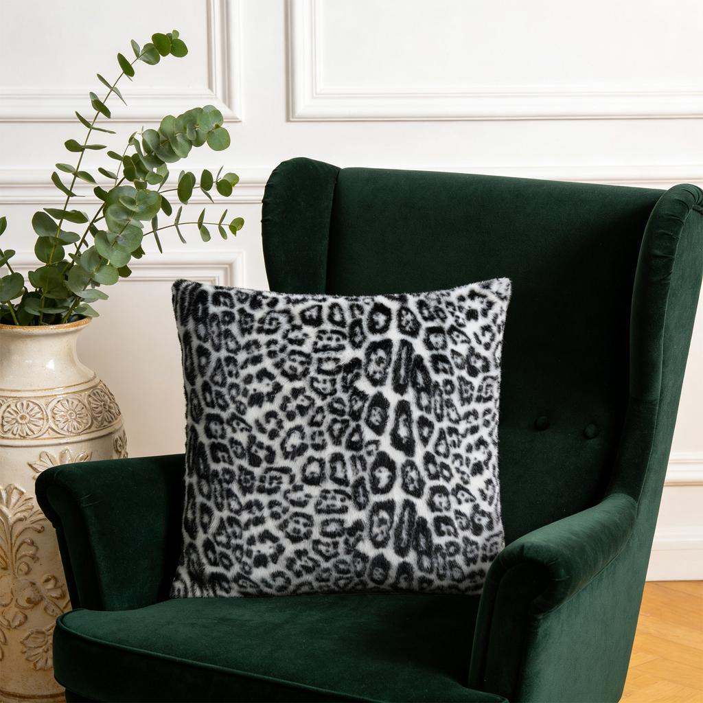 Leopard Print Plush Pillowcase, Home Sofa Cushion Cover, Light Decorative Pillowcase, Bedroom And Living Room Soft Furnishing Pillowcase, Removable