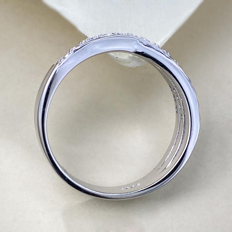 Korean Möbius Design S925 Silver Ring with Pave Zircon Inlay - Fashionable Jewelry Piece