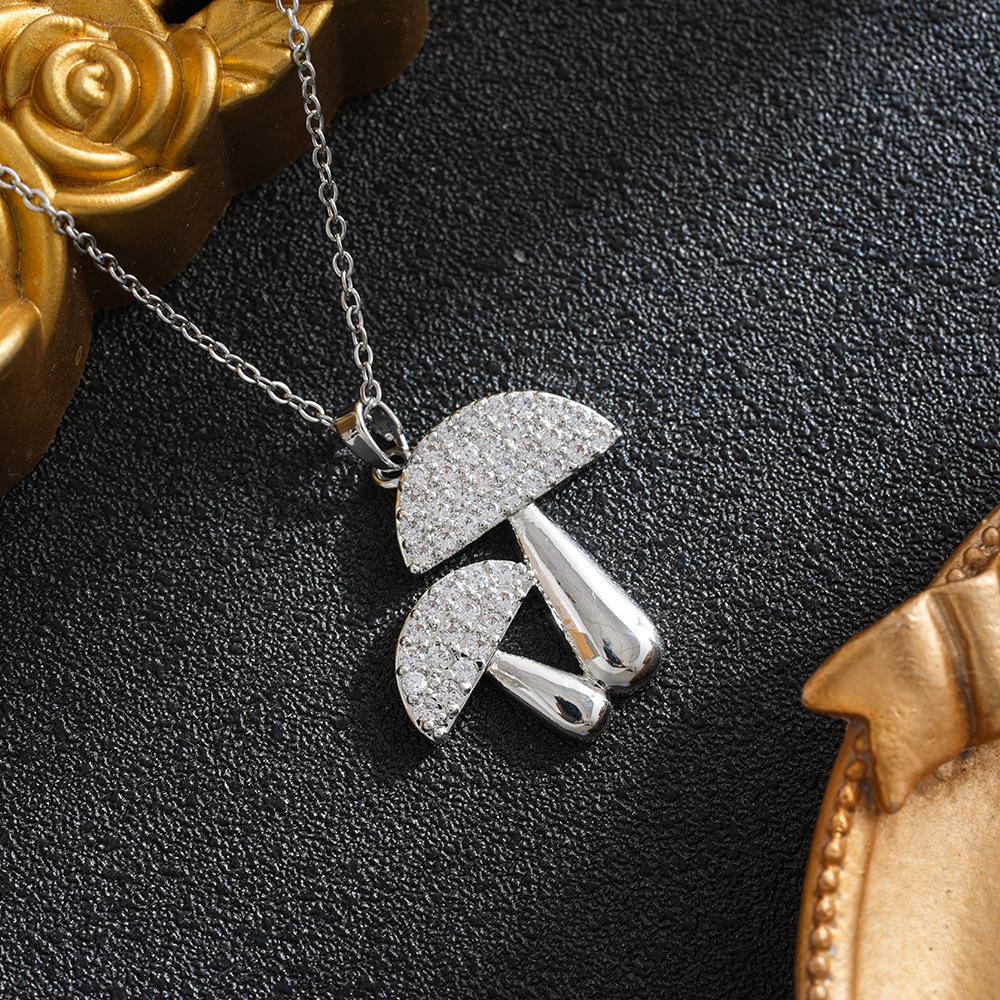 European Influencer Mushroom Pendant Necklace - Niche Design, High-End Style, Light Luxury