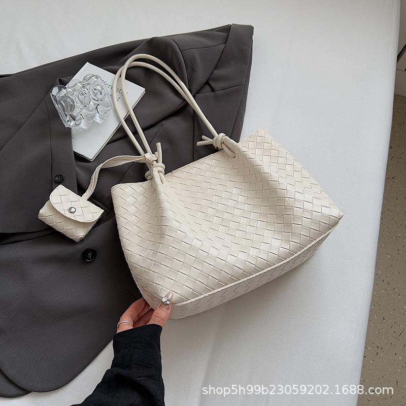Spring and summer new woven pattern commuter large-capacity tote bag women's shoulder bag handbag mother bag underarm bag