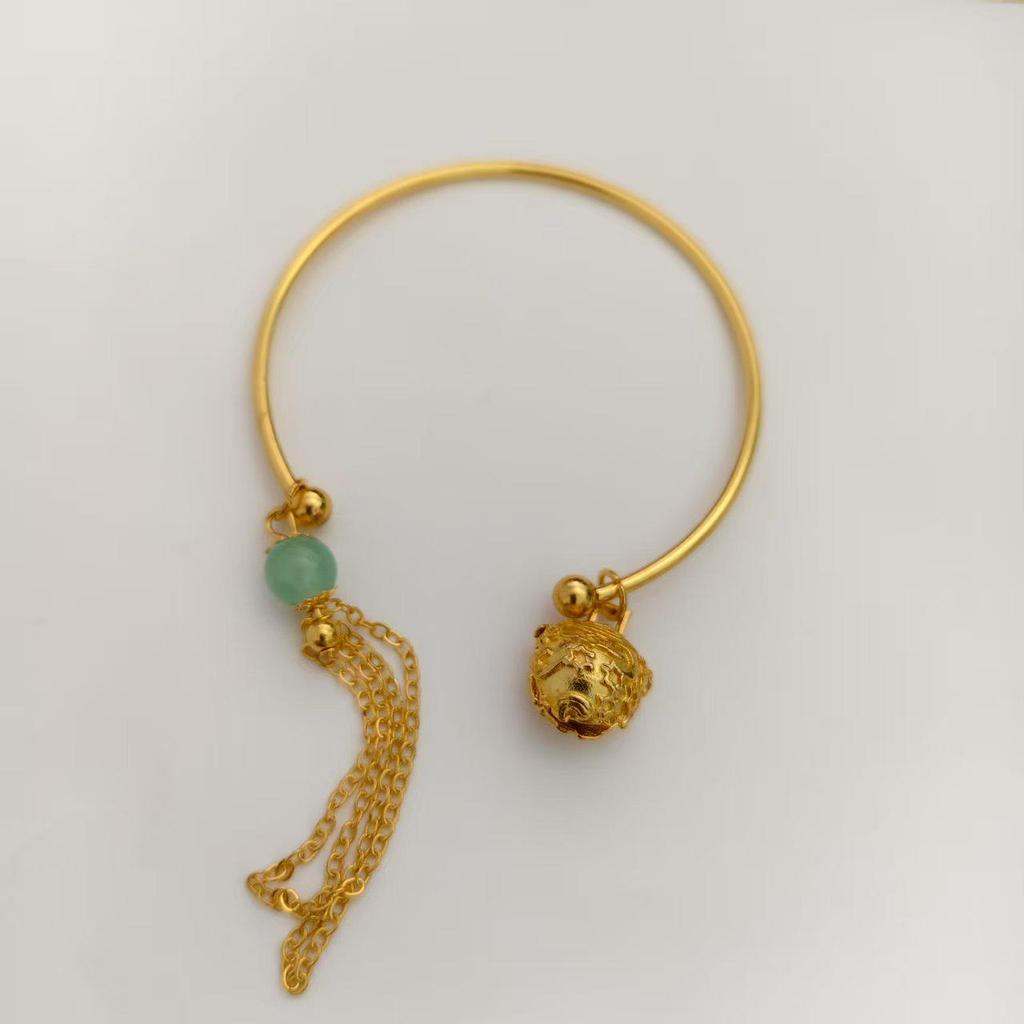 Chalcedony Palace Bell Women's Tassel Bracelet: Niche Ancient Chinese Style with Lucky Beads.