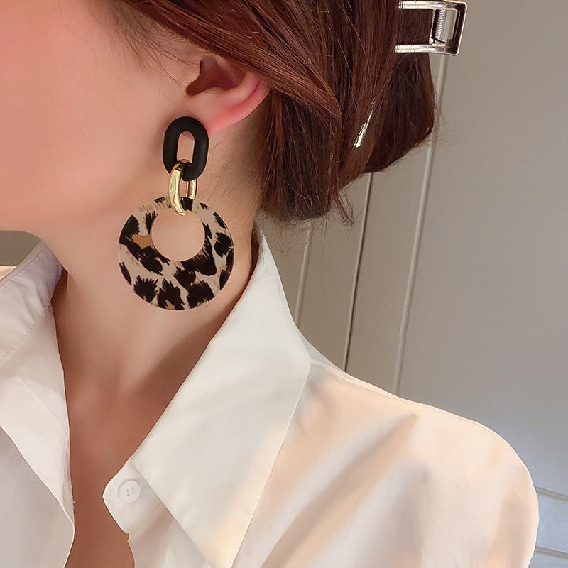 Leopard Print Hoop Earrings: Retro Hong Kong Style for Bold and Elegant Looks