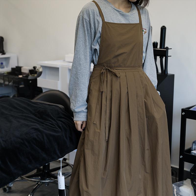

Long Pleated Splash-proof Apron with Pockets Oilproof Stain-Resistant Kitchen Garden Waiter Cooking Painting Enlarge Pinafore темно-коричневого
