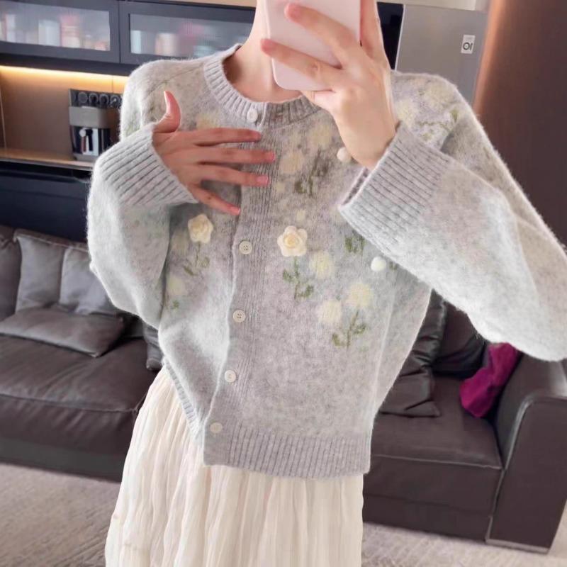 Three-dimensional Flower Gentle Wind Design Sense Knitted Cardigan Autumn and Winter New Sweet Loose Sweater Jacket Women