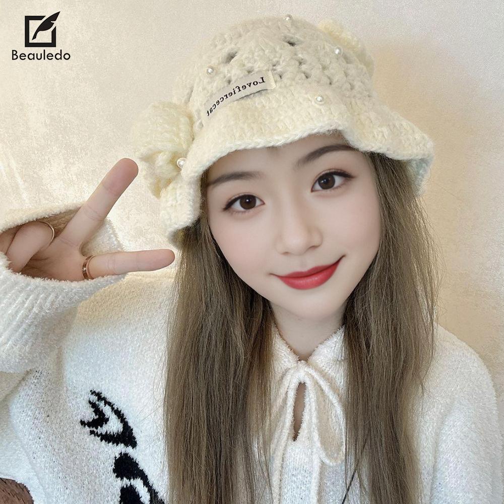 Koreanische Version von Handgemachten Blumen Gehäkelte Perle Fischerhut für Damen Niedlich und Vielseitig Gesicht Zeigend Klein Wolle Gestrickter Topfhut Herbst und Winter