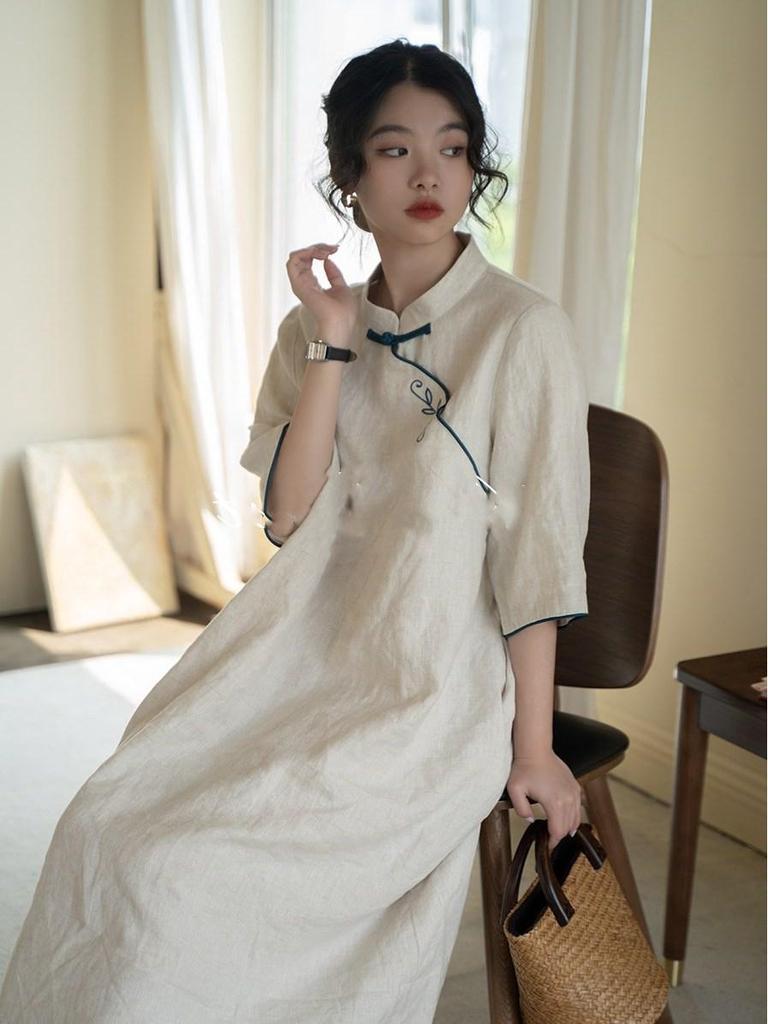 Women's 2024 Summer Retro Embroidered Cheongsam Dress with Stand Collar