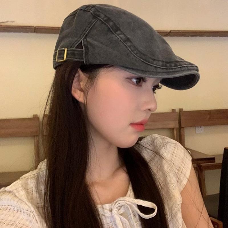 Retro tvättad denim framåtlutad mössa dam gammal litterär basker som framhäver ansiktet liten mössa vår och höst hög känsla