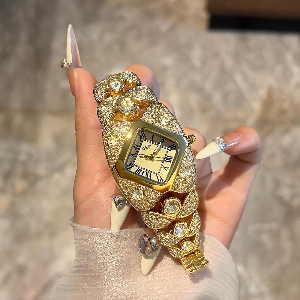 Light Luxury Full Diamond High-End Bracelet Women'S Watch Niche High-End Retro Bracelet Quartz Watch