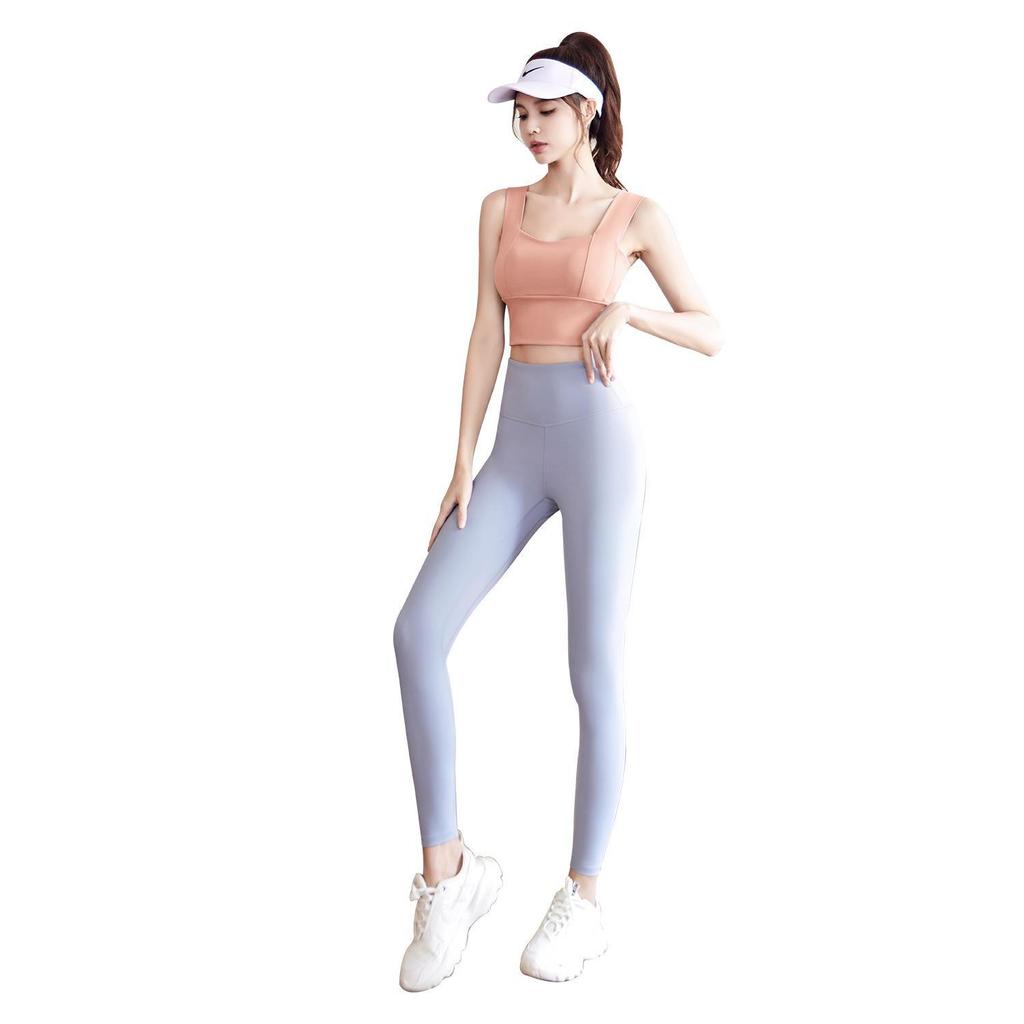 "Juyitang Peach Yoga Set: Shockproof Medium Support for Indoor Running & Fitness"