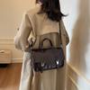 Autumn and winter retro portable small bag women's 2025 new trendy large-capacity commuting document small square bag shoulder messenger bag
