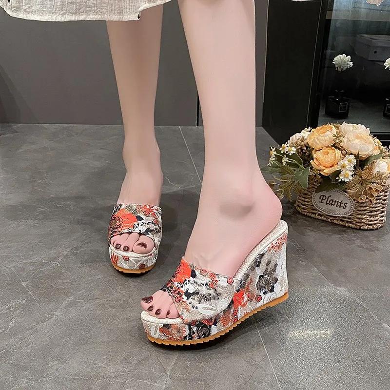 Fashion 2025 Summer New Fish Mouth High Heeled Slippers European American Slope Heel Matsuke Thick Sole Sandals Zapatos De Mujer