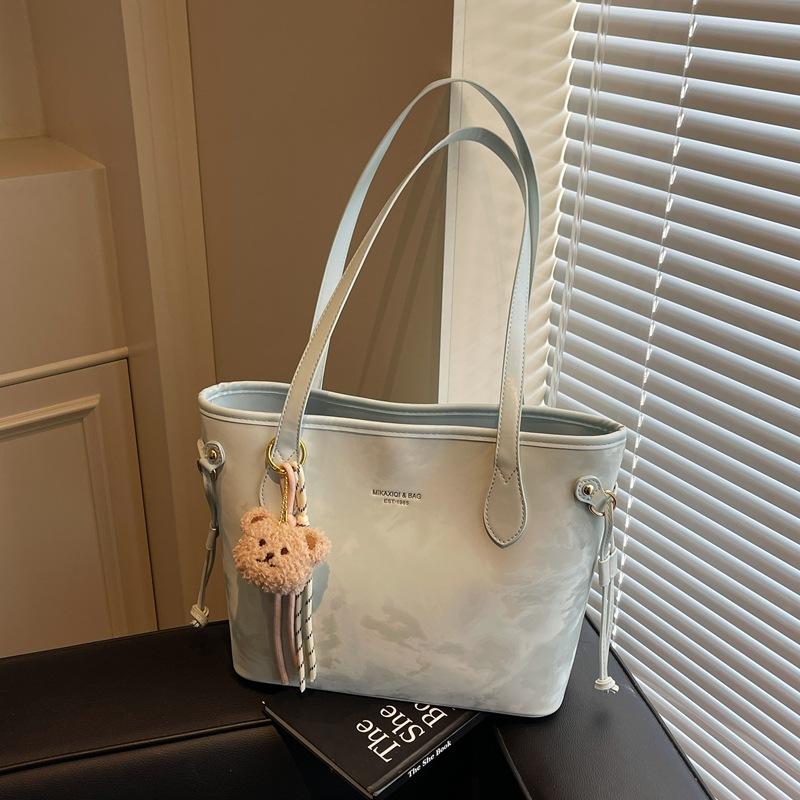 Large-capacity bag women's new summer versatile shoulder bag casual texture commuter tote bag