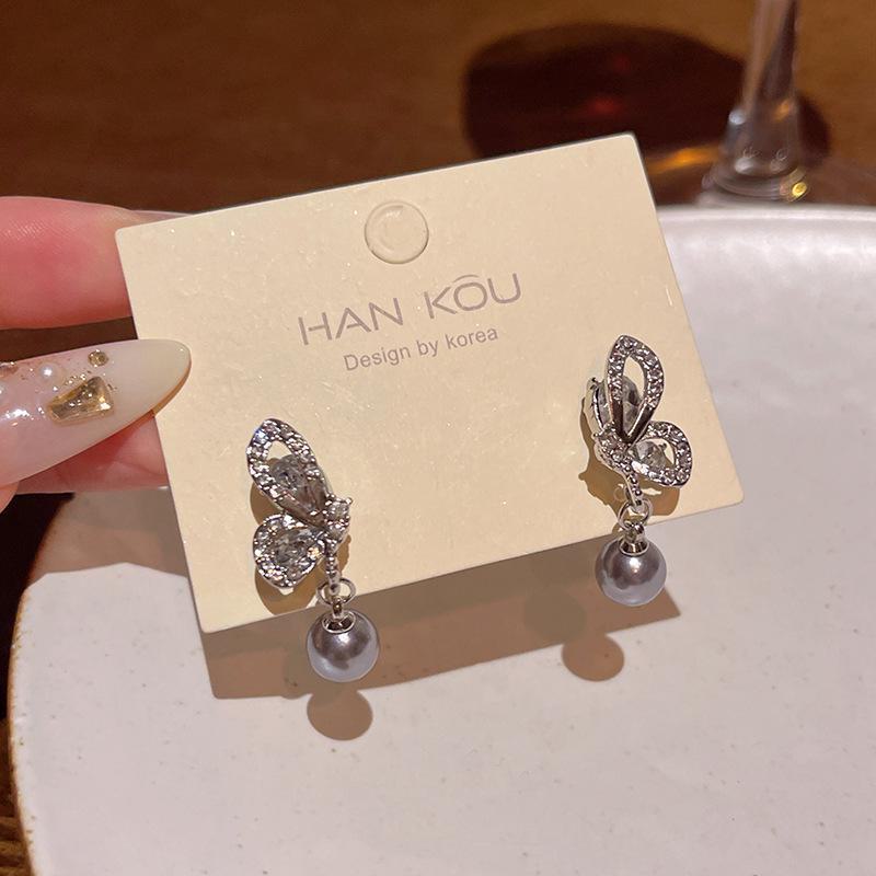 Korean Crystal Butterfly & Pearl Earrings - Elegant, High-End Fashion Accessory for Women