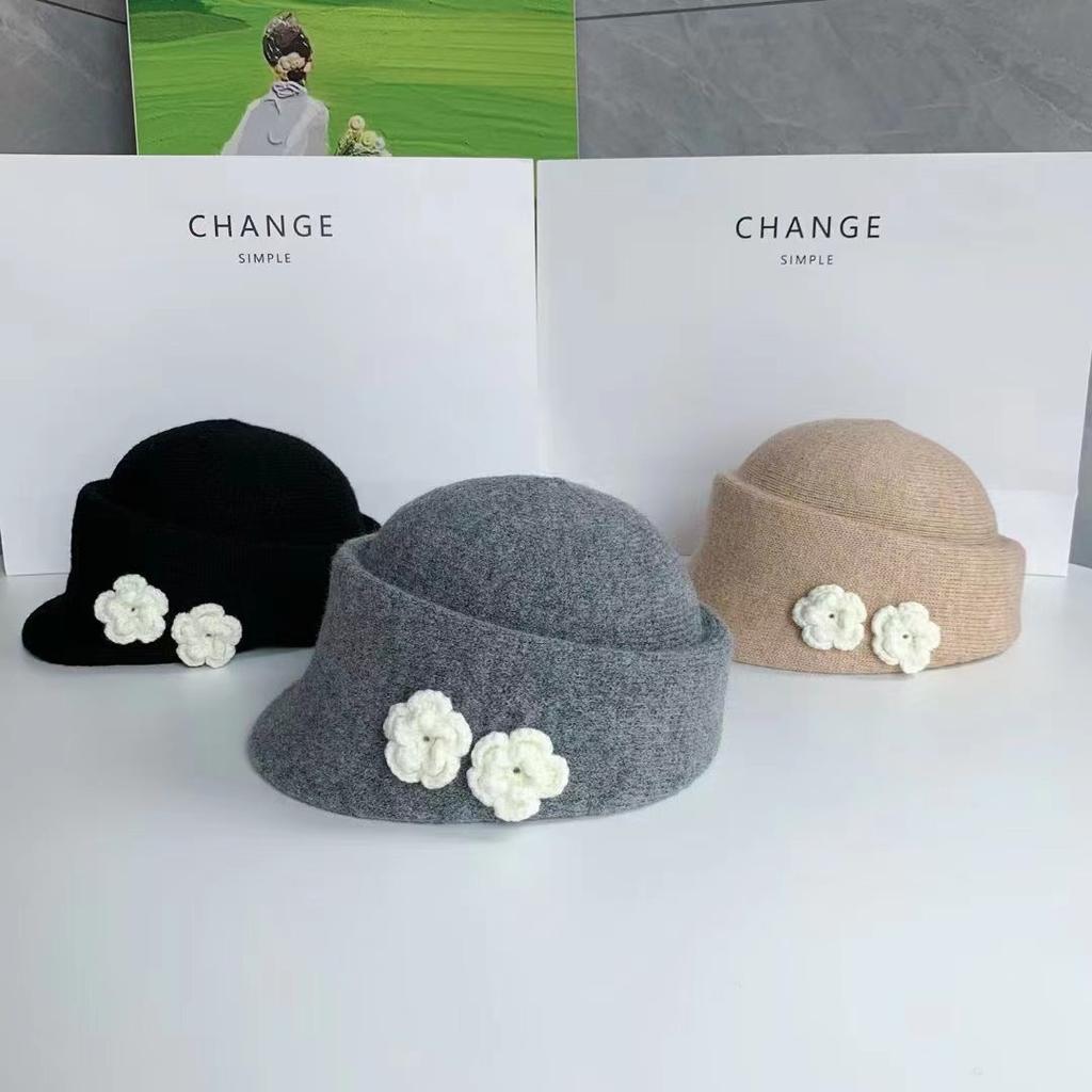 Ambience camel wool knitted flower equestrian hat autumn and winter niche face newsboy hat cap