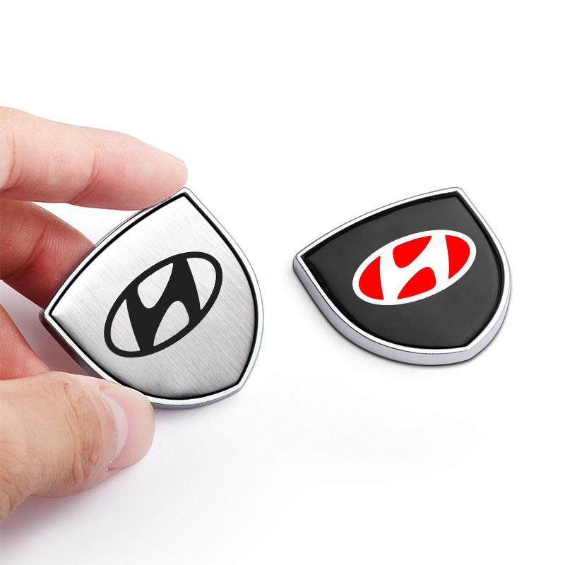 1 stk 3D Metall Auto Dørskjold Emblem Bil Karosseri Merke Klistremerke Styling For Hyundai Fe Sonata Solaris Azera Creta I30 IX25 IX35