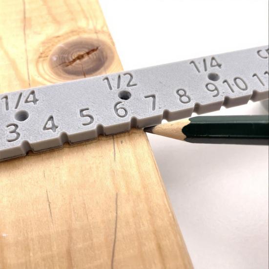 Markierwerkzeug Gezahnte Kante Rutschfestes Design Doppelte Skala Bohrführungslöcher Holzbearbeitung Messlineal DIY Holzbearbeitungszubehör