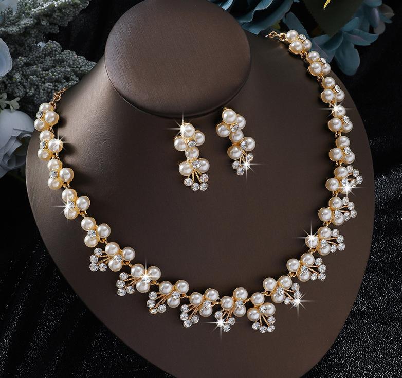 2026 Fashion Pearl Rhinestone Set Chain Women's Explosive Bridal Set Accessories Niche Temperament Clavicle Chain