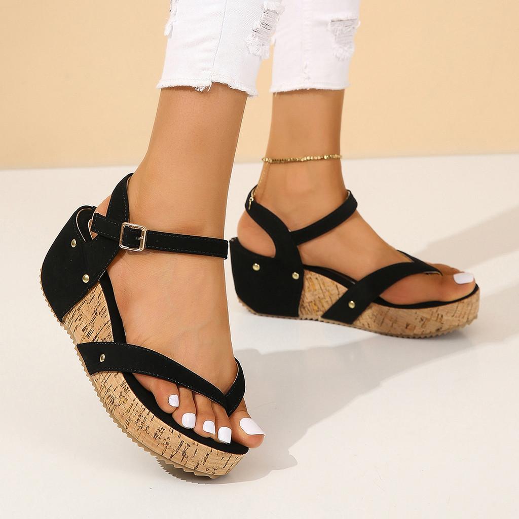 Summer Womens Roman Sandals With Thick Sole And Metal Studs For Casual Wear