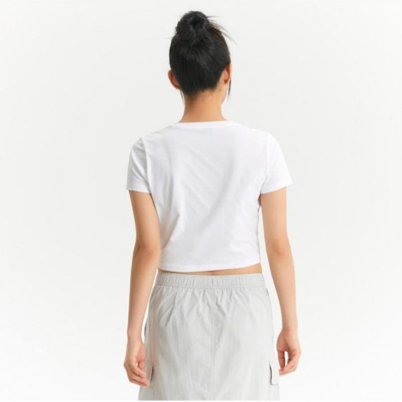 Newbalance Women S Frozen Shirring ShorT Sleeve T eqS Nbnee2w442 10